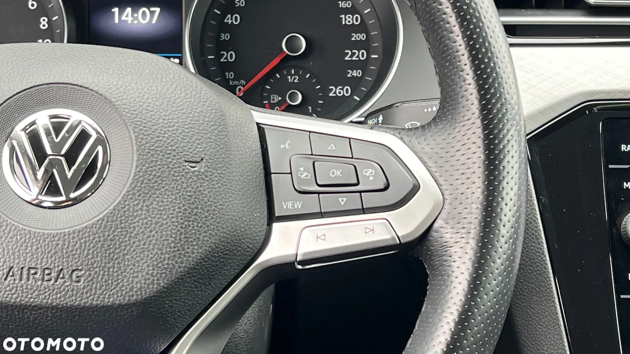 Volkswagen Passat - 27
