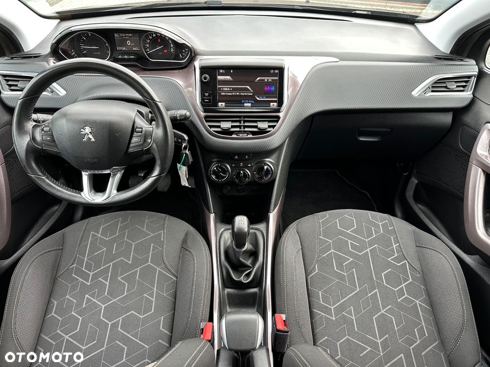 Peugeot 2008 1.2 Pure Tech GPF Style - 26
