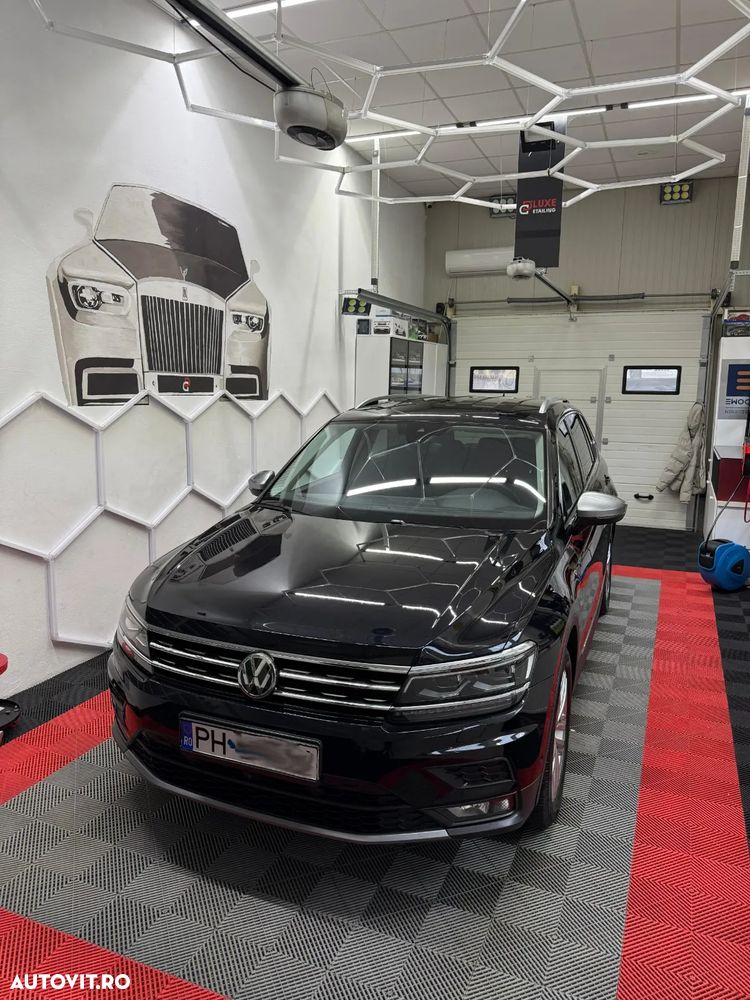 Volkswagen Tiguan - 1