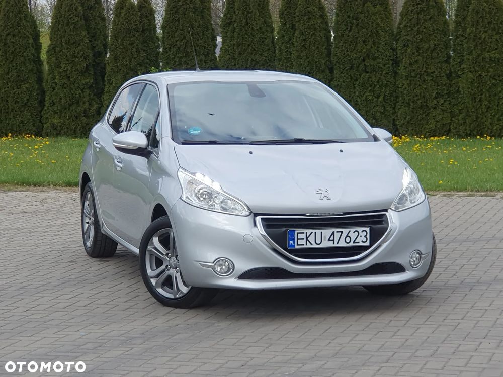Peugeot 208 - 22