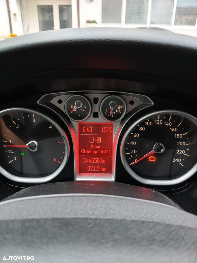Ford Focus 1.6 TDCI DPF Titanium - 9
