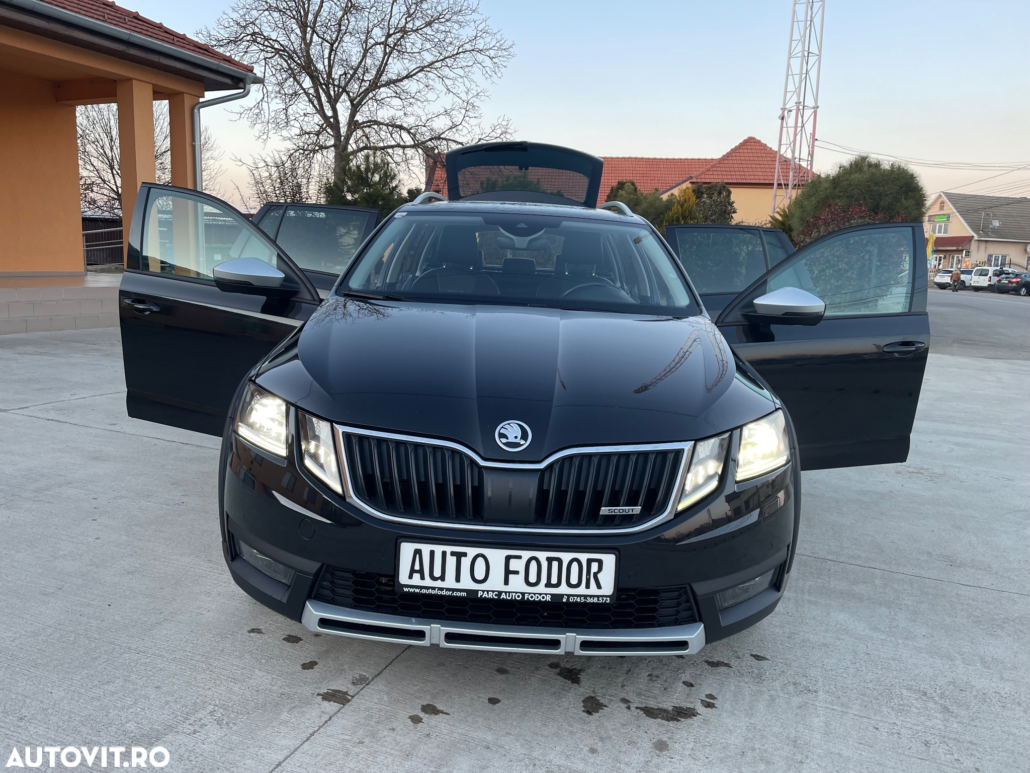 Skoda Octavia 2.0 TDI 4x4 DSG Scout - 35