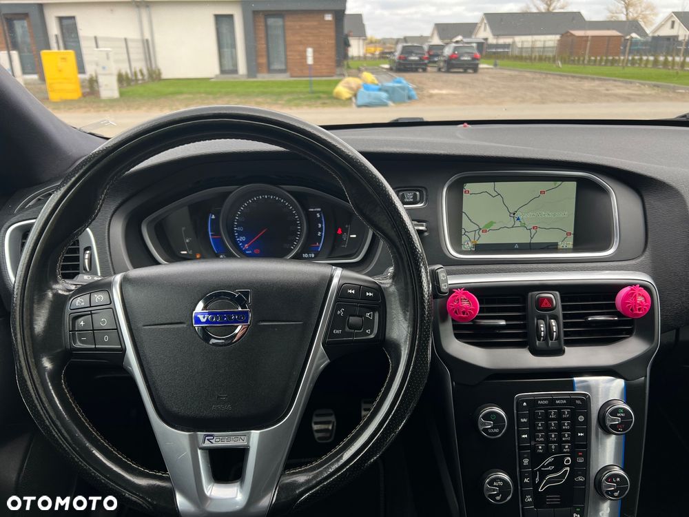 Volvo V40 D2 Drive-E R-Design Momentum - 9