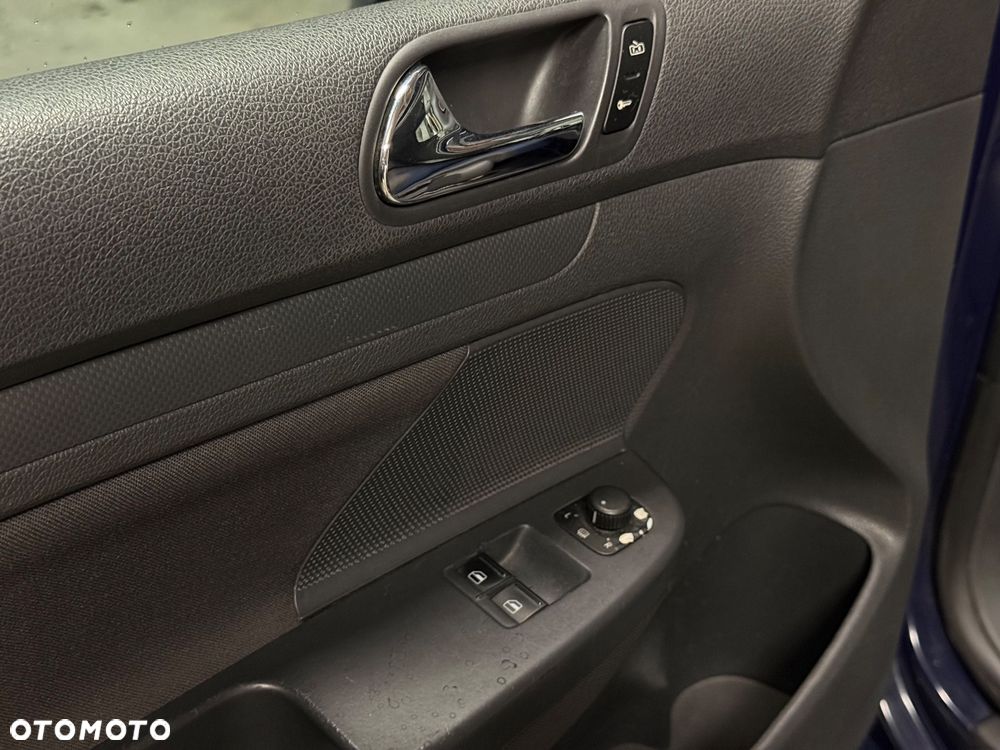 Volkswagen Golf - 10