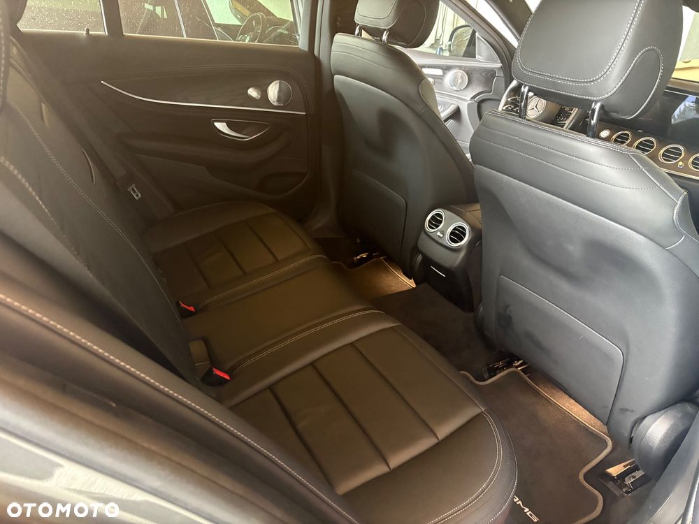 Mercedes-Benz Klasa E 300 d T 9G-TRONIC AMG Line - 13