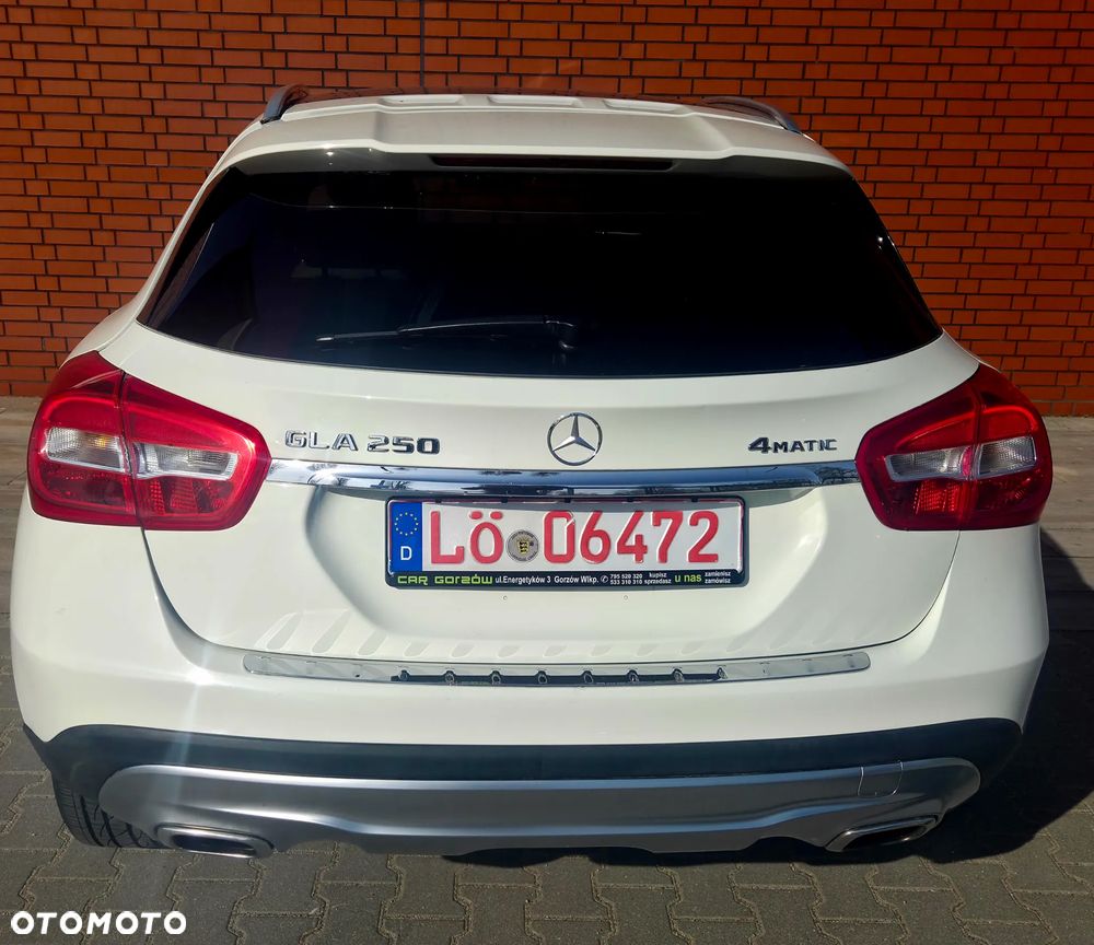 Mercedes-Benz GLA 250 4Matic 7G-DCT AMG Line - 10