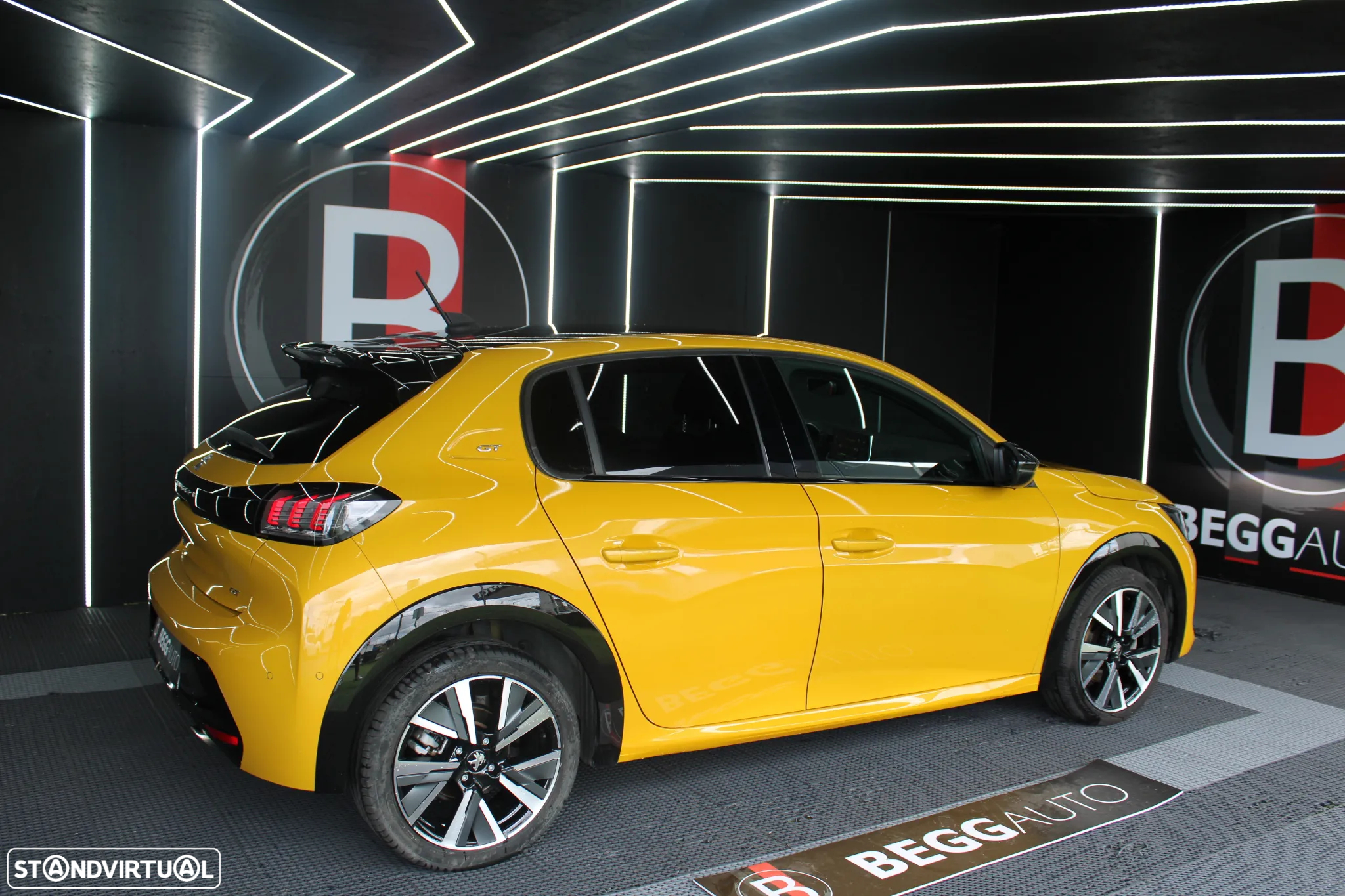 Peugeot 208 PureTech 130 EAT8 GT - 12