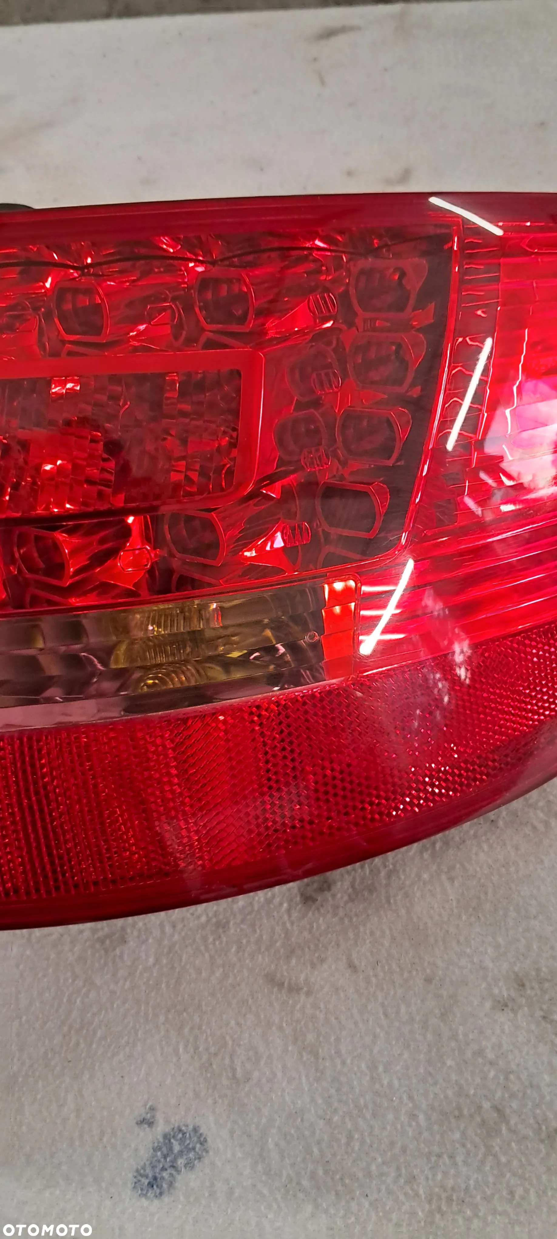 Lampa Tył Tylna LED w Błotnik Prawa Audi A6 C6 Kombi - 4