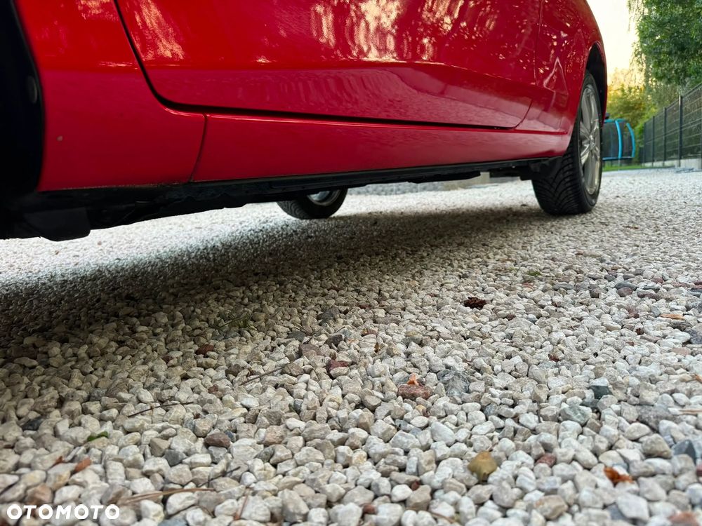 Toyota Yaris - 12