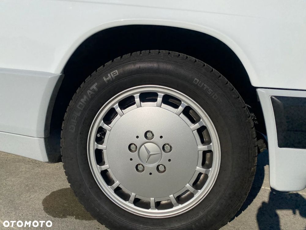 Mercedes-Benz W201 (190) - 26