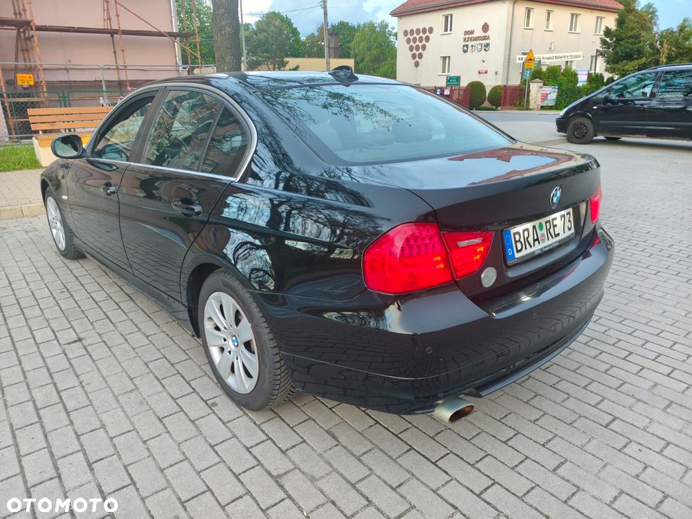 BMW Seria 3 318d - 14