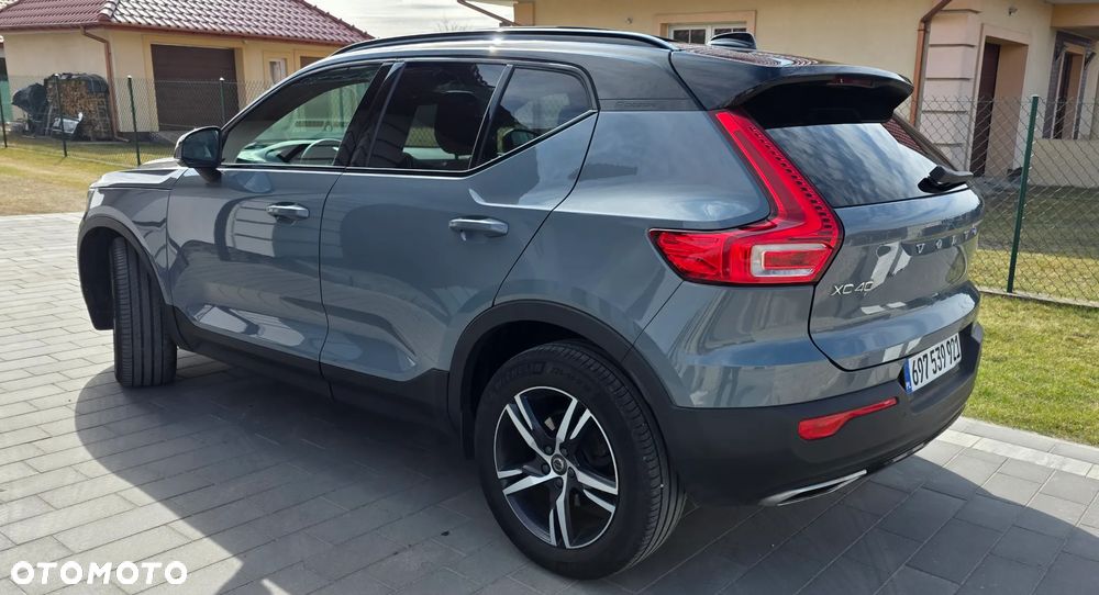 Volvo XC 40 D4 AWD Geartronic R-Design - 9