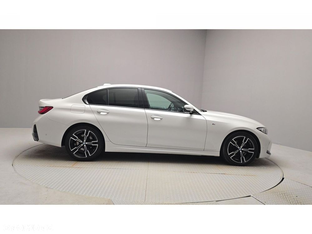 BMW Seria 3 320d xDrive M Sport - 6