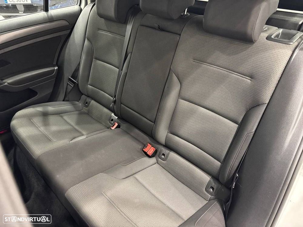 VW Golf 1.6 TDI Confortline - 10