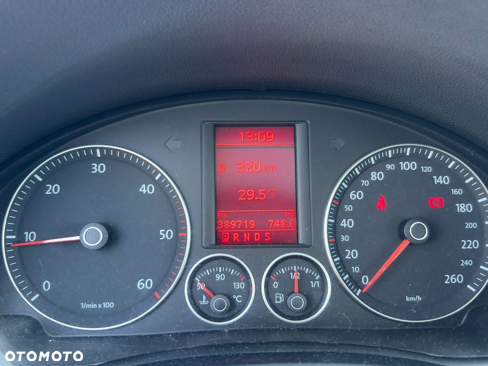 Volkswagen Golf 2.0 TDI Comfortline DSG - 30