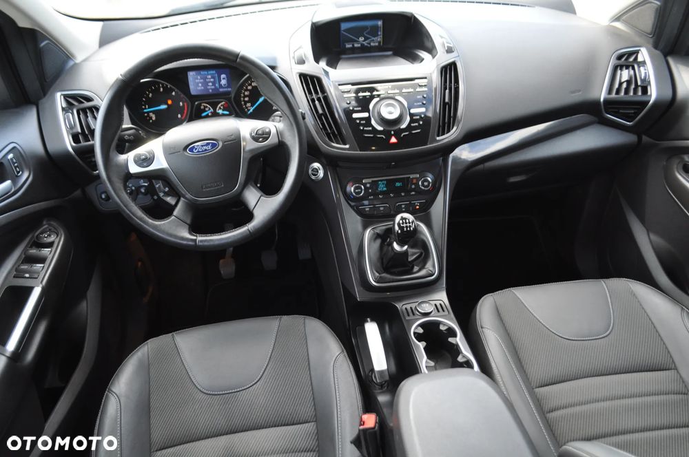 Ford Kuga 2.0 TDCi 2x4 Titanium - 38