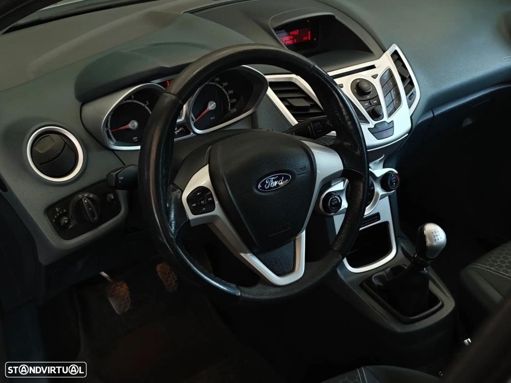 Ford Fiesta 1.25 Titanium - 30