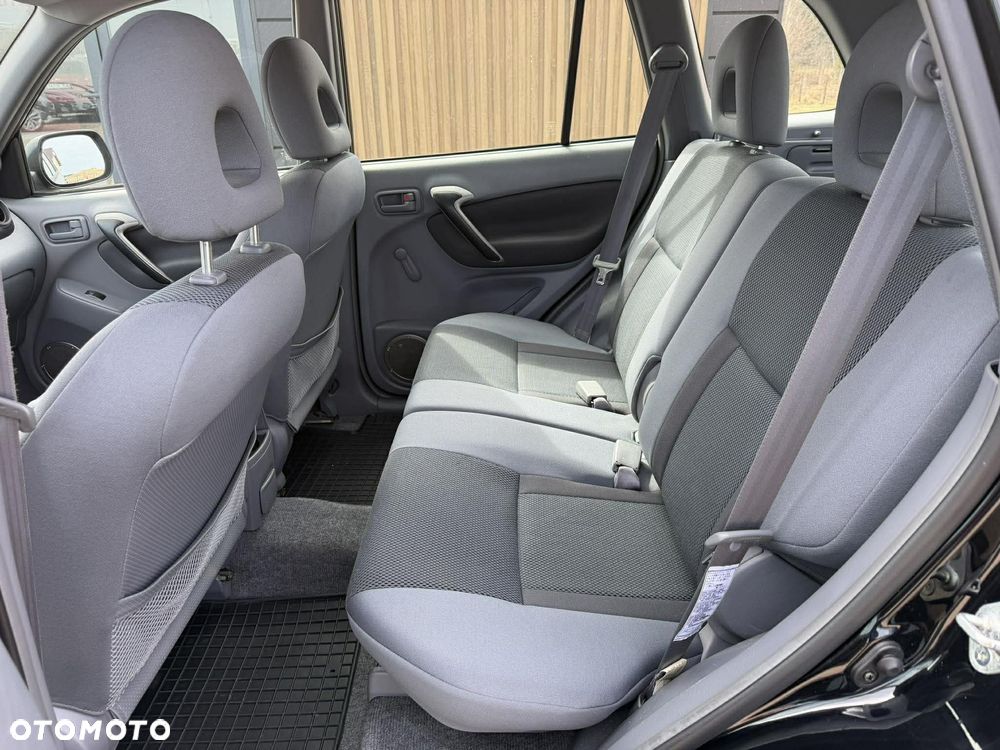 Toyota RAV4 1.8 VVT-i 4x2 - 12