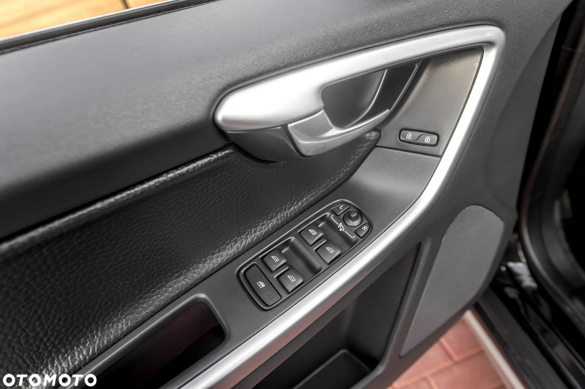 Volvo XC 60 D5 AWD RDesign - 26