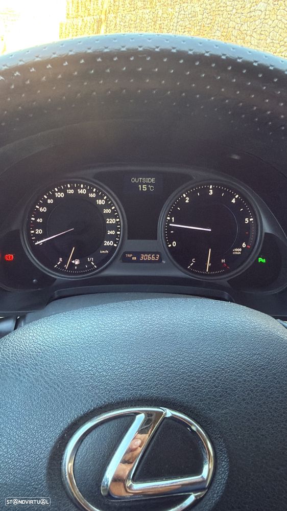 Lexus IS 220 d Luxury 25 - 11