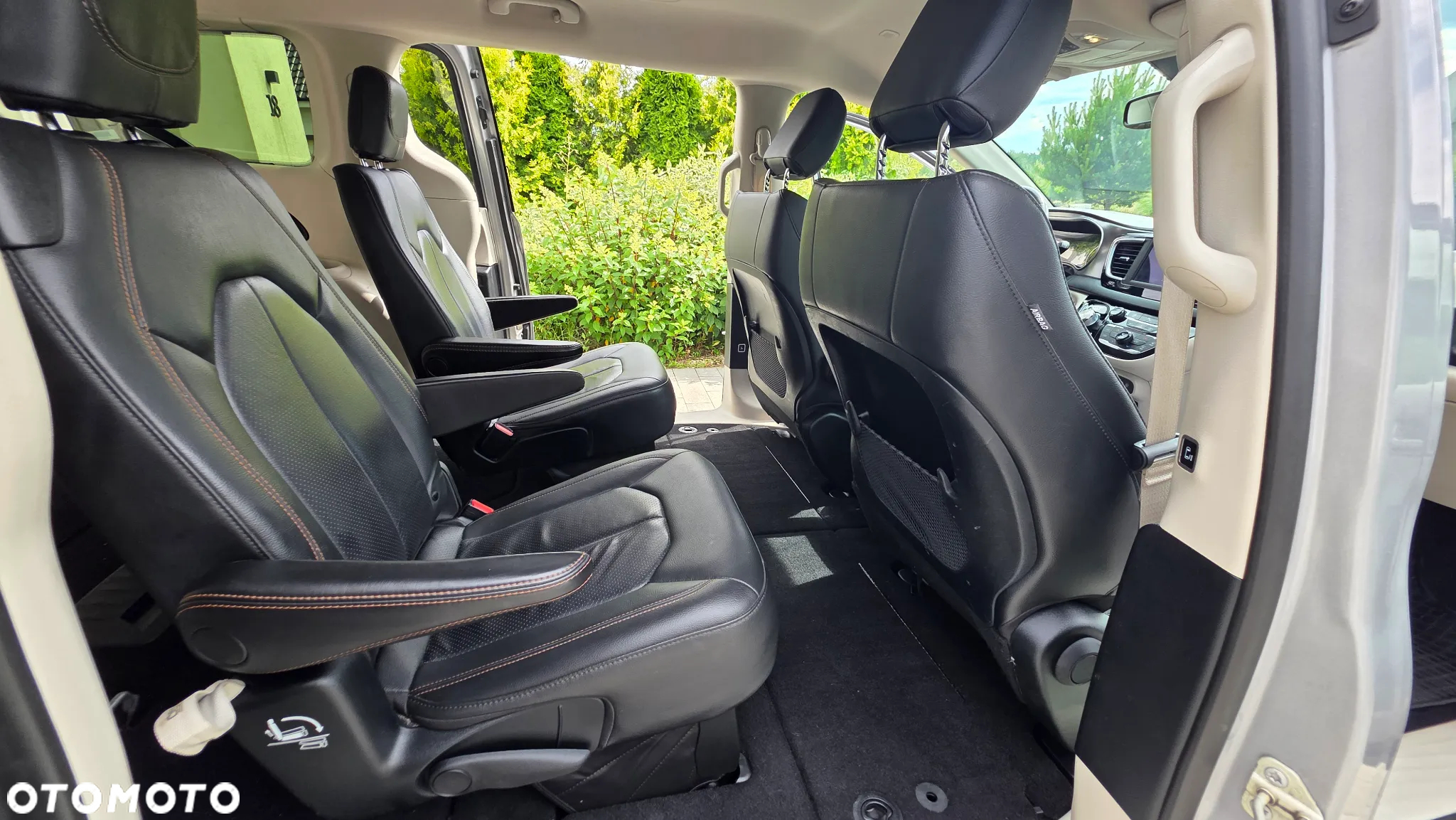 Chrysler Pacifica - 21