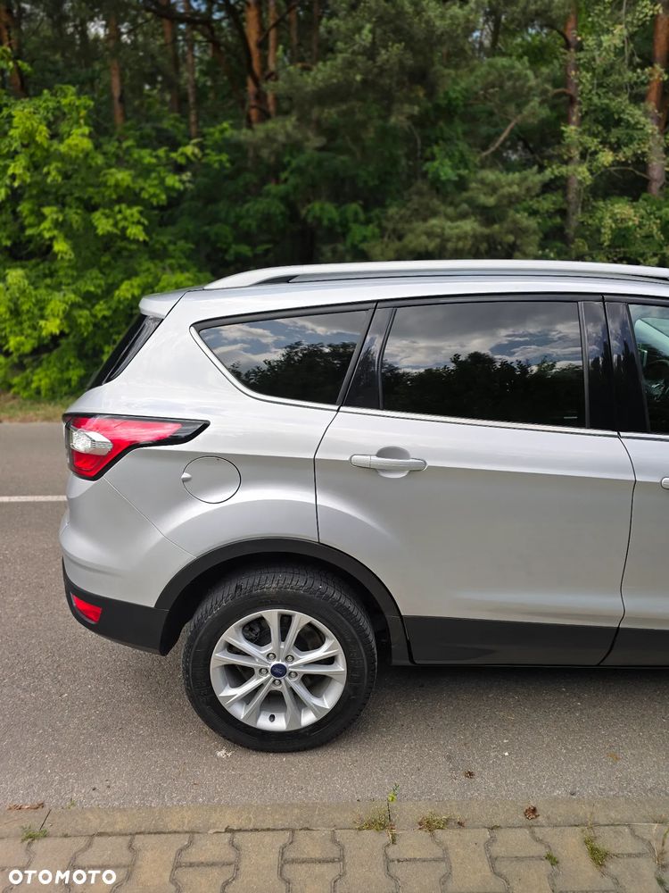 Ford Kuga 2.0 TDCi 2x4 Titanium - 12