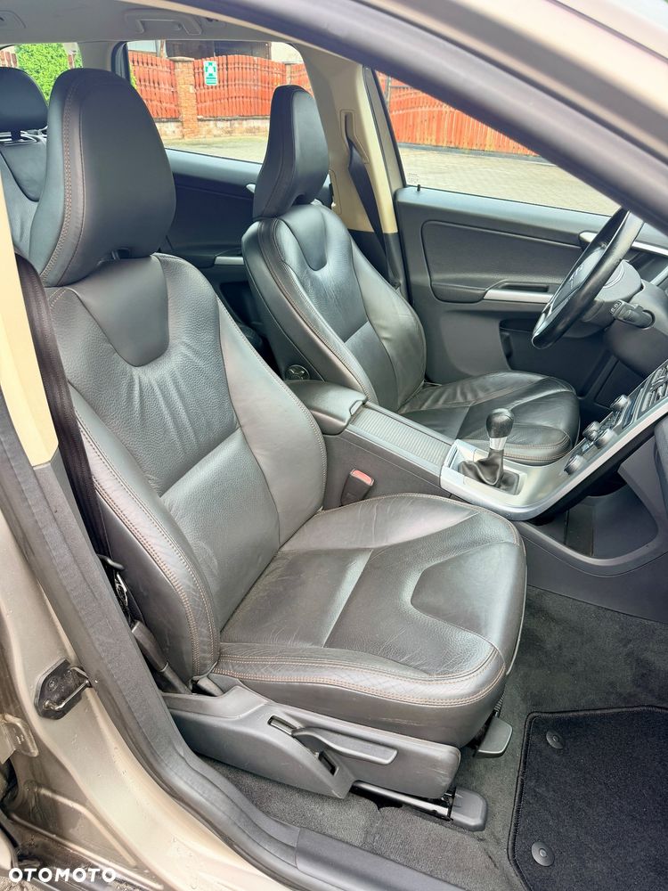 Volvo XC 60 DRIVe Momentum - 13