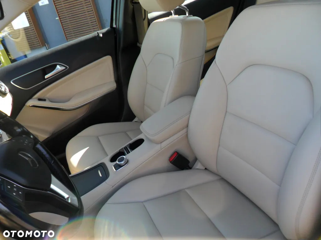 Mercedes-Benz GLA - 17