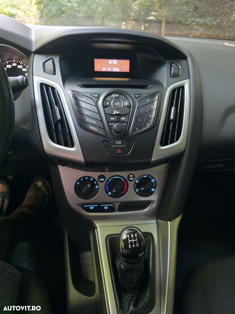 Ford Focus 1.6 TI-VCT Champions Edition - 24