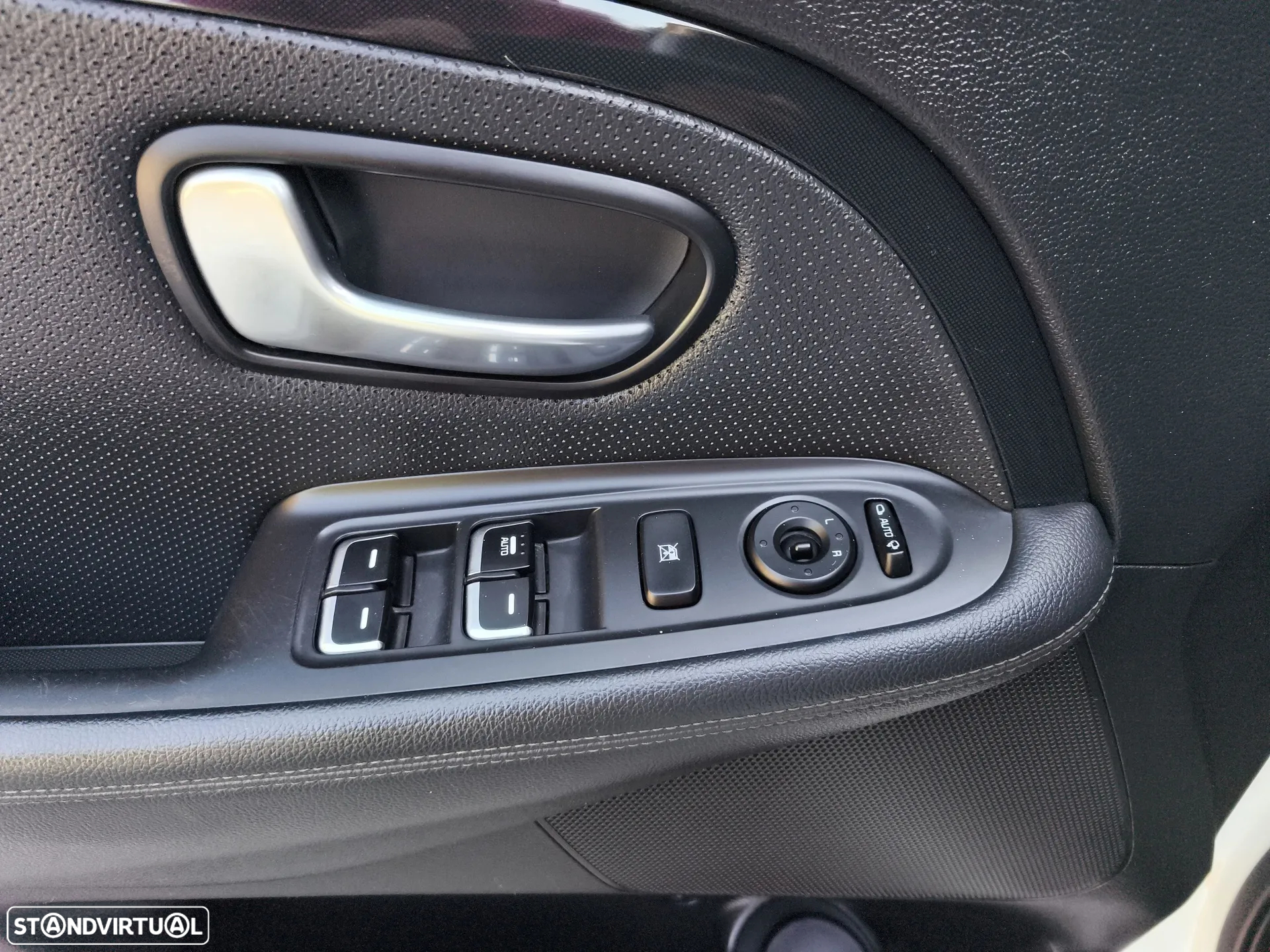 Kia Carens 1.7 CRDi ISG TX - 18