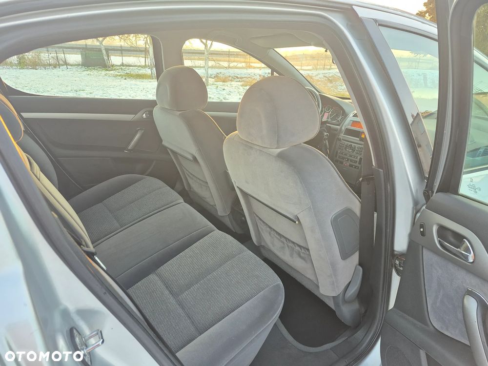 Peugeot 407 - 26