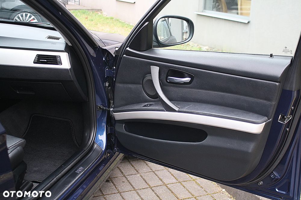BMW Seria 3 318d Modern Line - 19