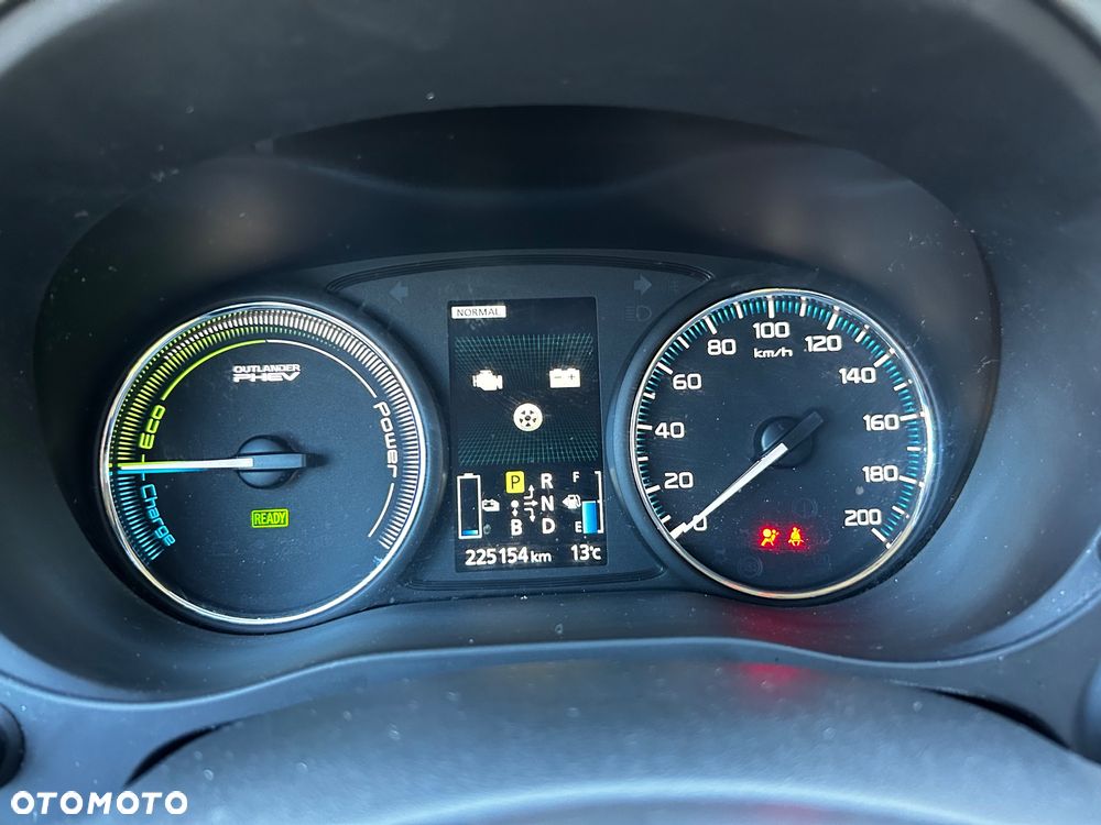 Mitsubishi Outlander 2.0 4WD Top - 6