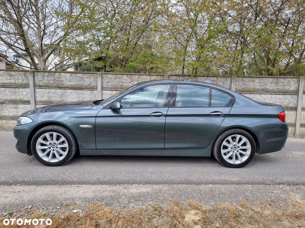 BMW Seria 5 528i Sport-Aut Luxury Line - 4