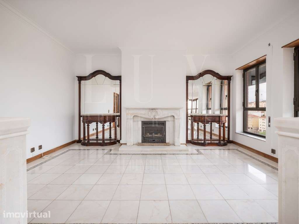 Apartamento T4 Duplex | Rua Padre Manuel da Nóbrega, Coimbra - Grande imagem: 4/53