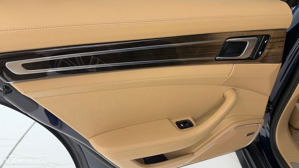 Porsche Panamera Turbo - 24