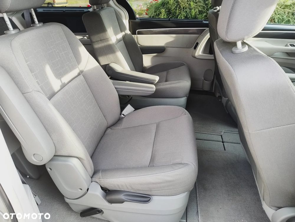 Volkswagen Routan - 21