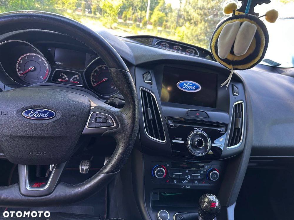 Ford Focus 2.0 EcoBoost ST-2 - 14