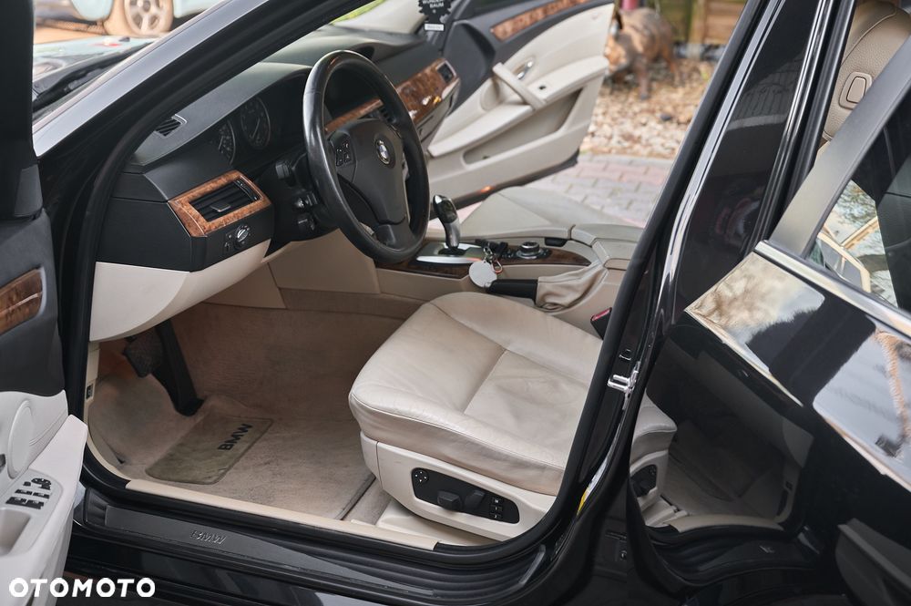 BMW Seria 5 535i xDrive Sport-Aut Modern Line - 23