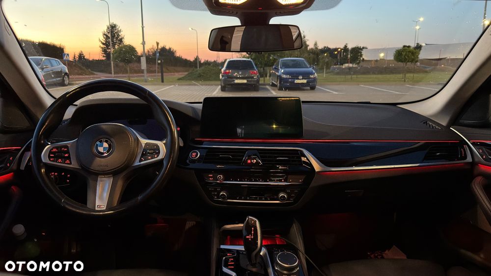 BMW Seria 5 530d mHEV Luxury Line - 9