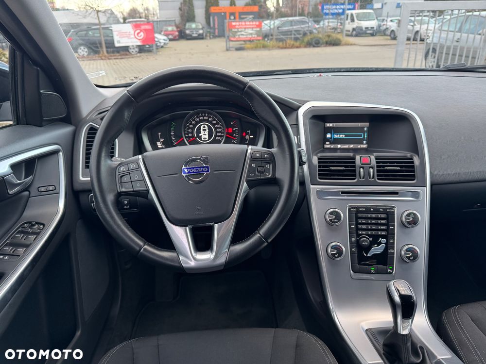 Volvo XC 60 D4 Momentum - 37