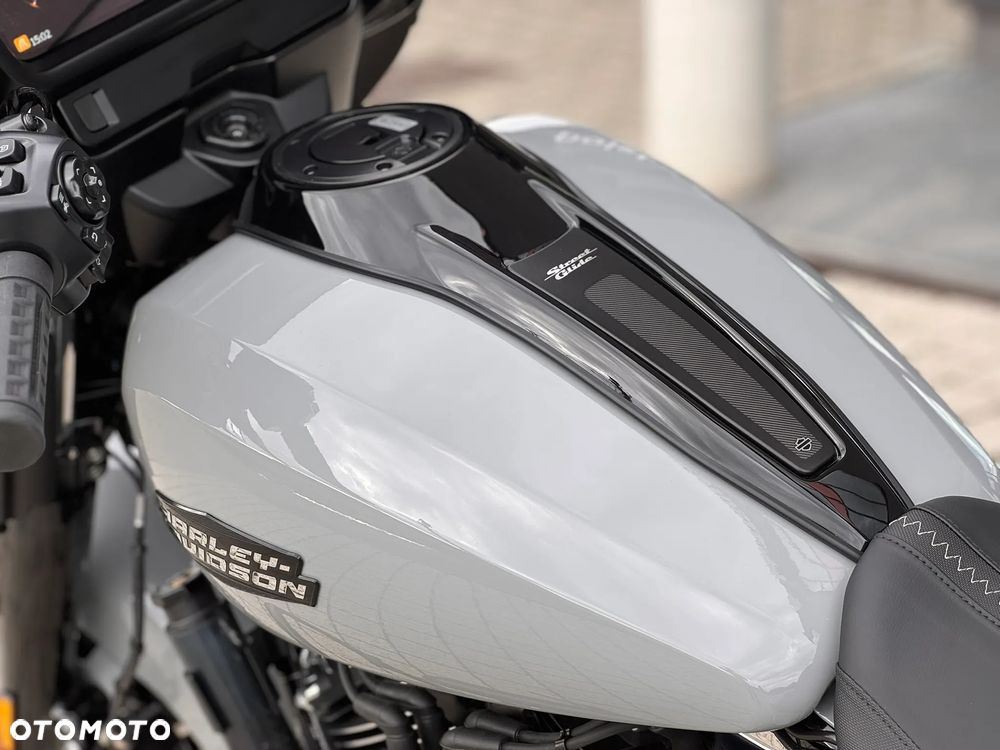 Harley-Davidson Touring Street Glide - 20