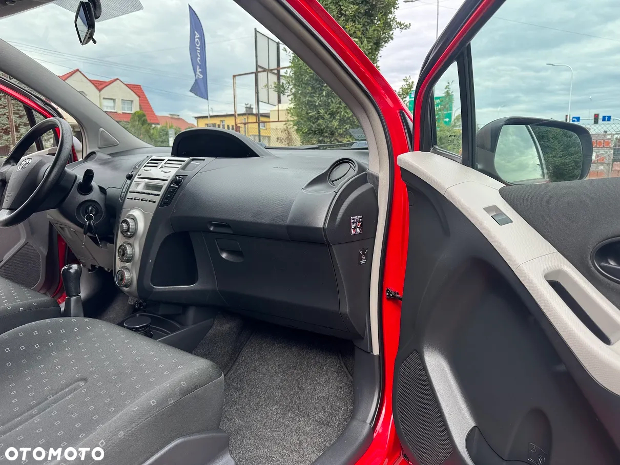Toyota Yaris - 22