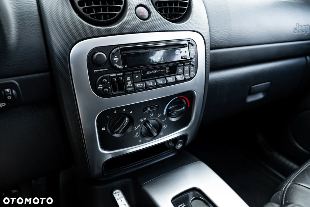 Jeep Cherokee 3.7L Limited - 22
