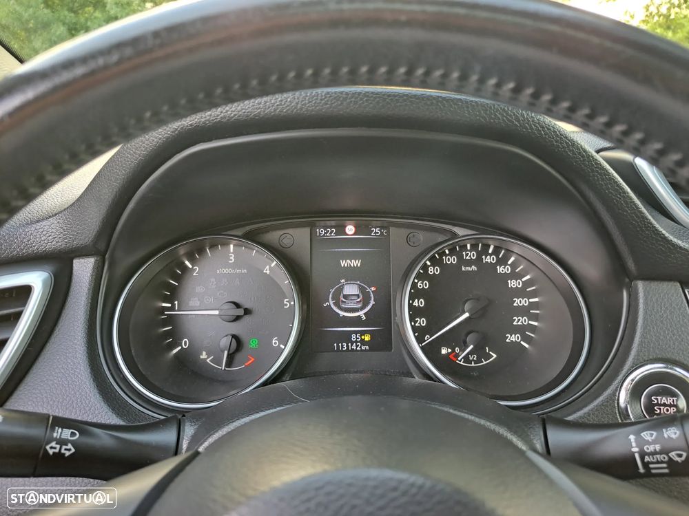 Nissan Qashqai 1.5 dCi N-Connecta 18 - 19