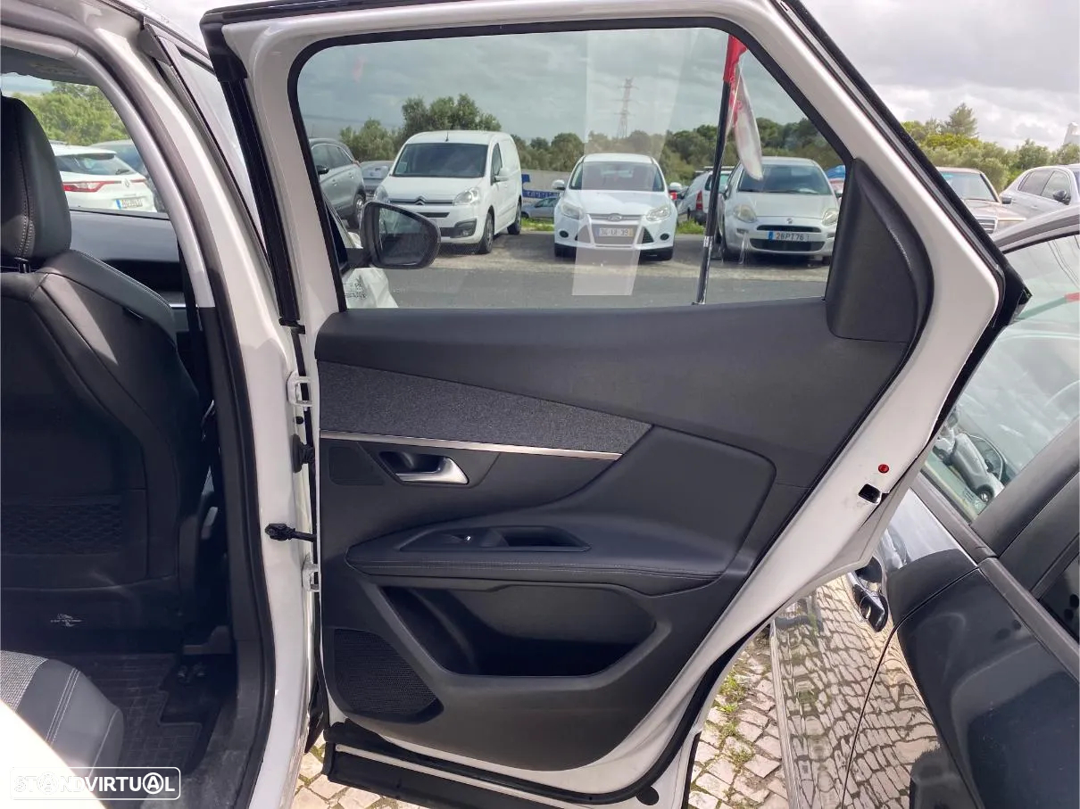 Peugeot 3008 BlueHDi 130 Stop & Start EAT8 Allure - 13