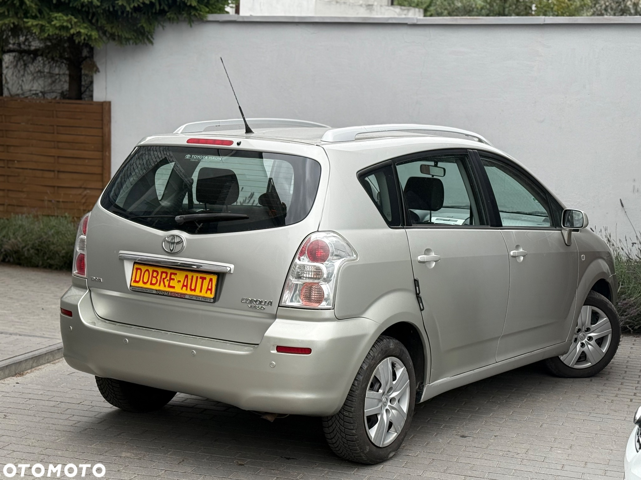 Toyota Corolla Verso 1.6 Premium + - 21