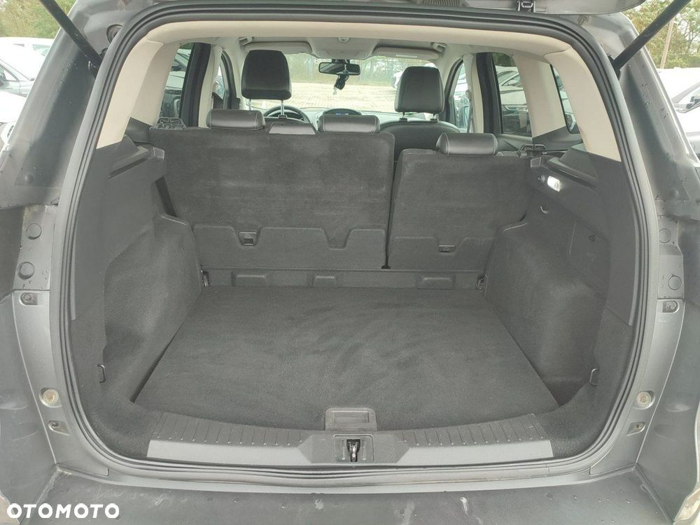 Ford Kuga 2.0 TDCi 2x4 Titanium - 21