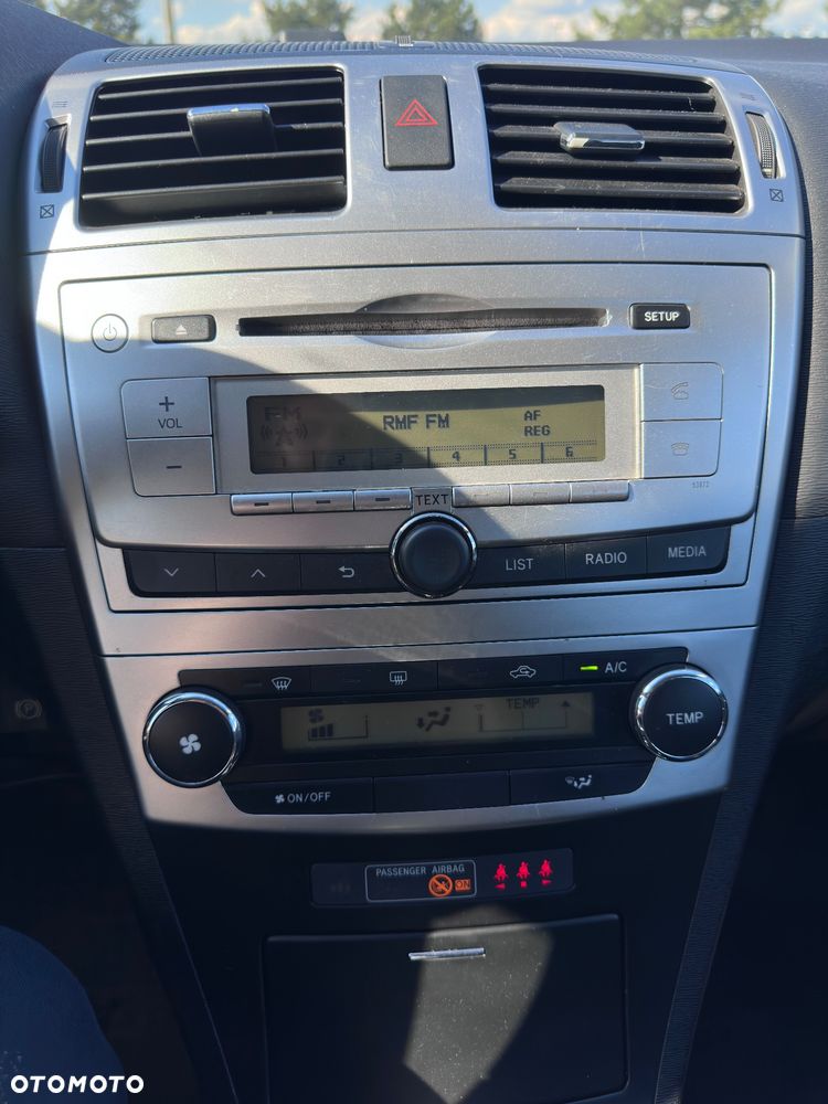 Toyota Avensis 2.0 D-4D Active - 11