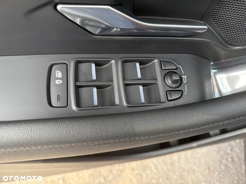 Jaguar E-Pace 2.0 i4P AWD S - 12